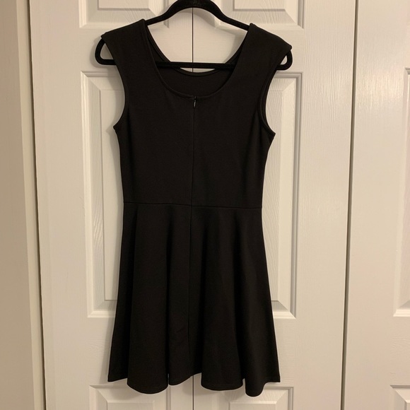 NWOT Madison Blanche Fit and Flare Dress - Picture 4 of 5